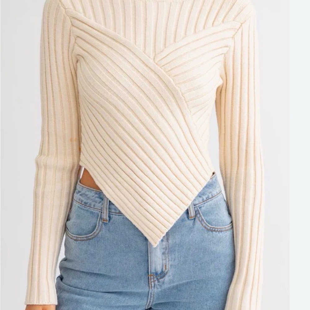 Chic White Ribbed Sweater - Picture 3 of 11